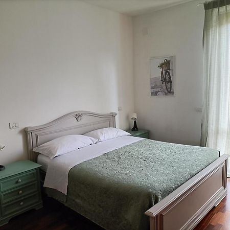 Casa Emilia - Appartamento Per Vacanze - Foligno Bagian luar foto
