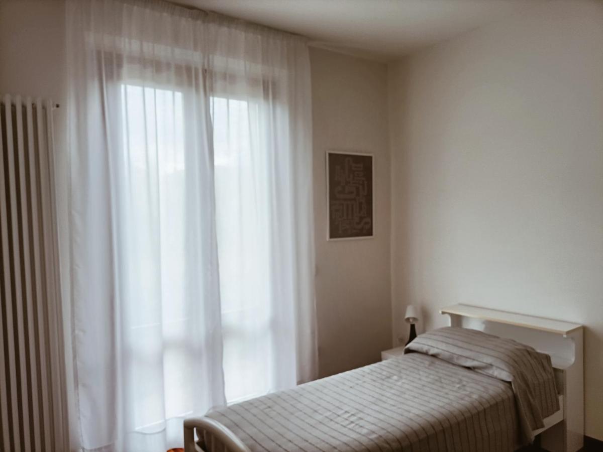 Casa Emilia - Appartamento Per Vacanze - Foligno Bagian luar foto